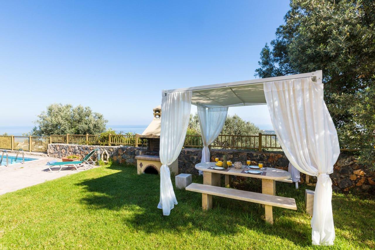 Вилла Ioanna & Stavros, Private Pools, Bbq & Seaview, By Thinkvilla *