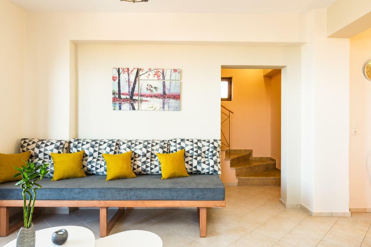 Villa Ioanna & Stavros, Private Pools, Bbq & Seaview, By Thinkvilla